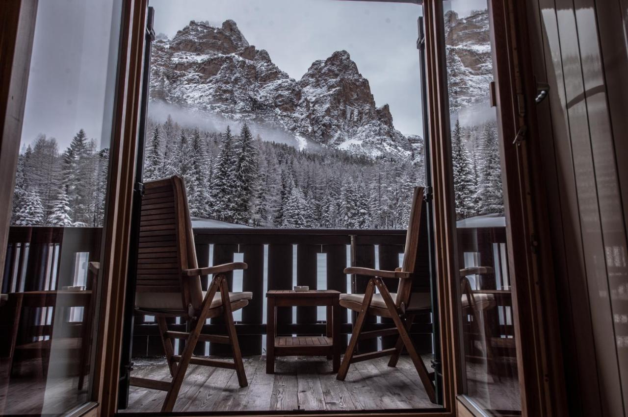Hotel Ciasa Salares San Cassiano  Buitenkant foto
