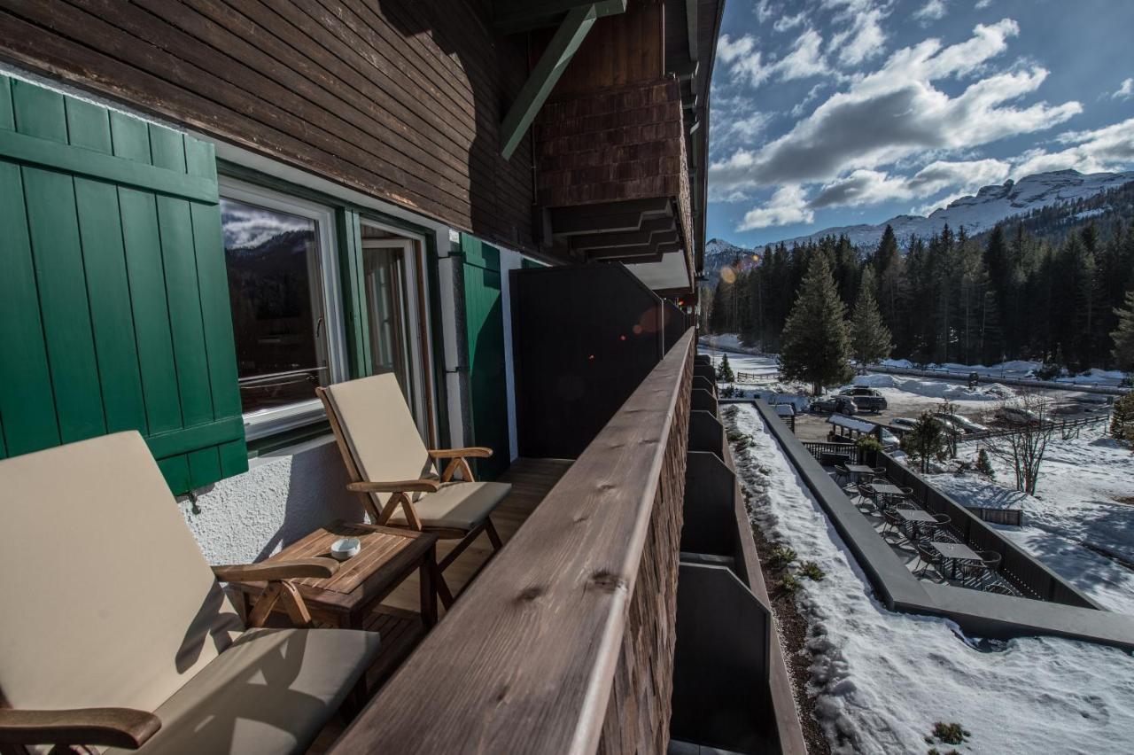 Hotel Ciasa Salares San Cassiano  Buitenkant foto