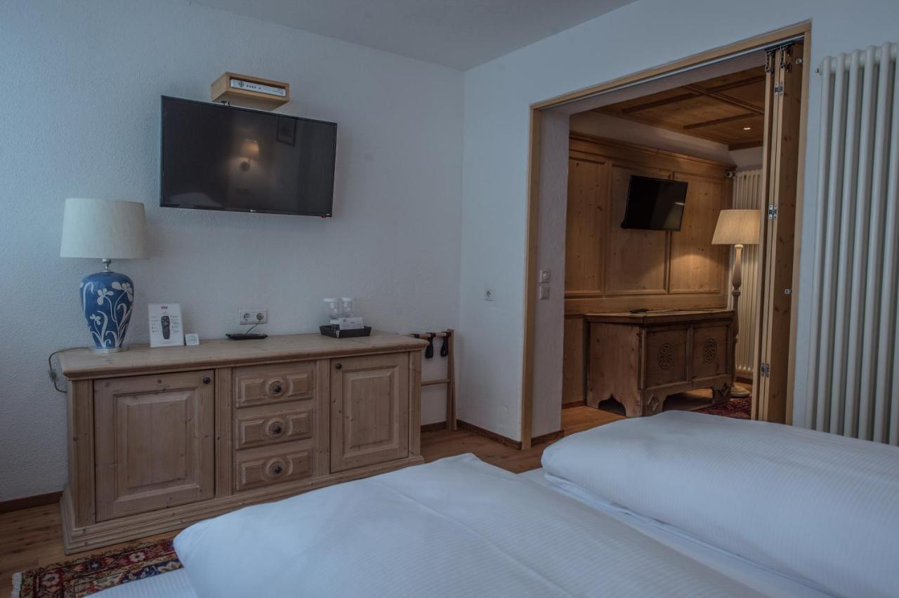 Hotel Ciasa Salares San Cassiano  Buitenkant foto