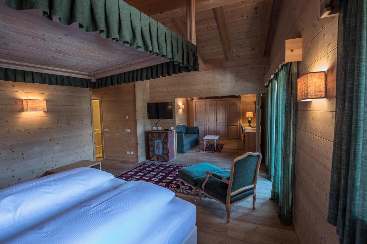 Hotel Ciasa Salares San Cassiano  Buitenkant foto