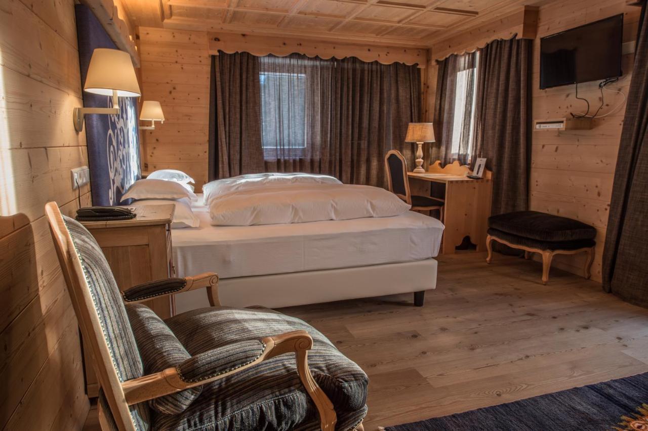 Hotel Ciasa Salares San Cassiano  Buitenkant foto