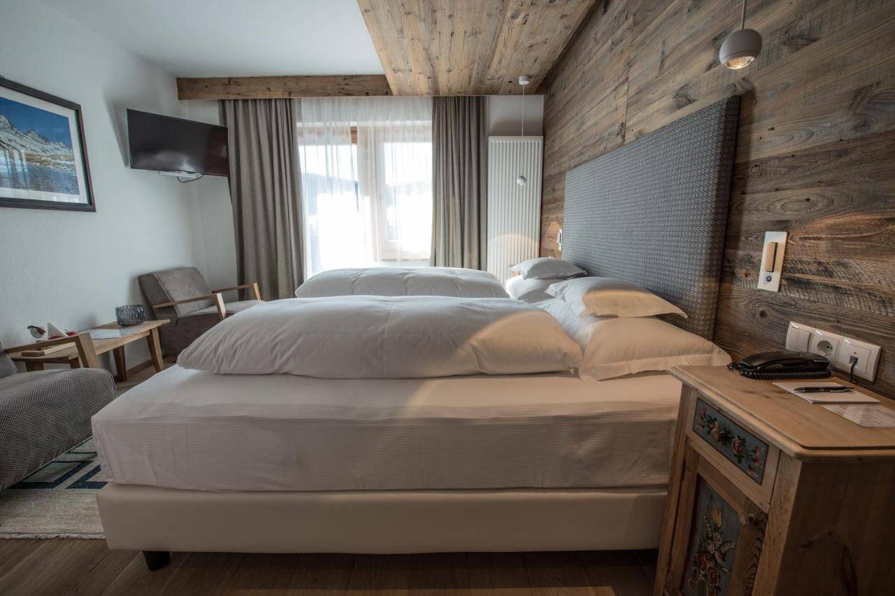 Hotel Ciasa Salares San Cassiano  Buitenkant foto