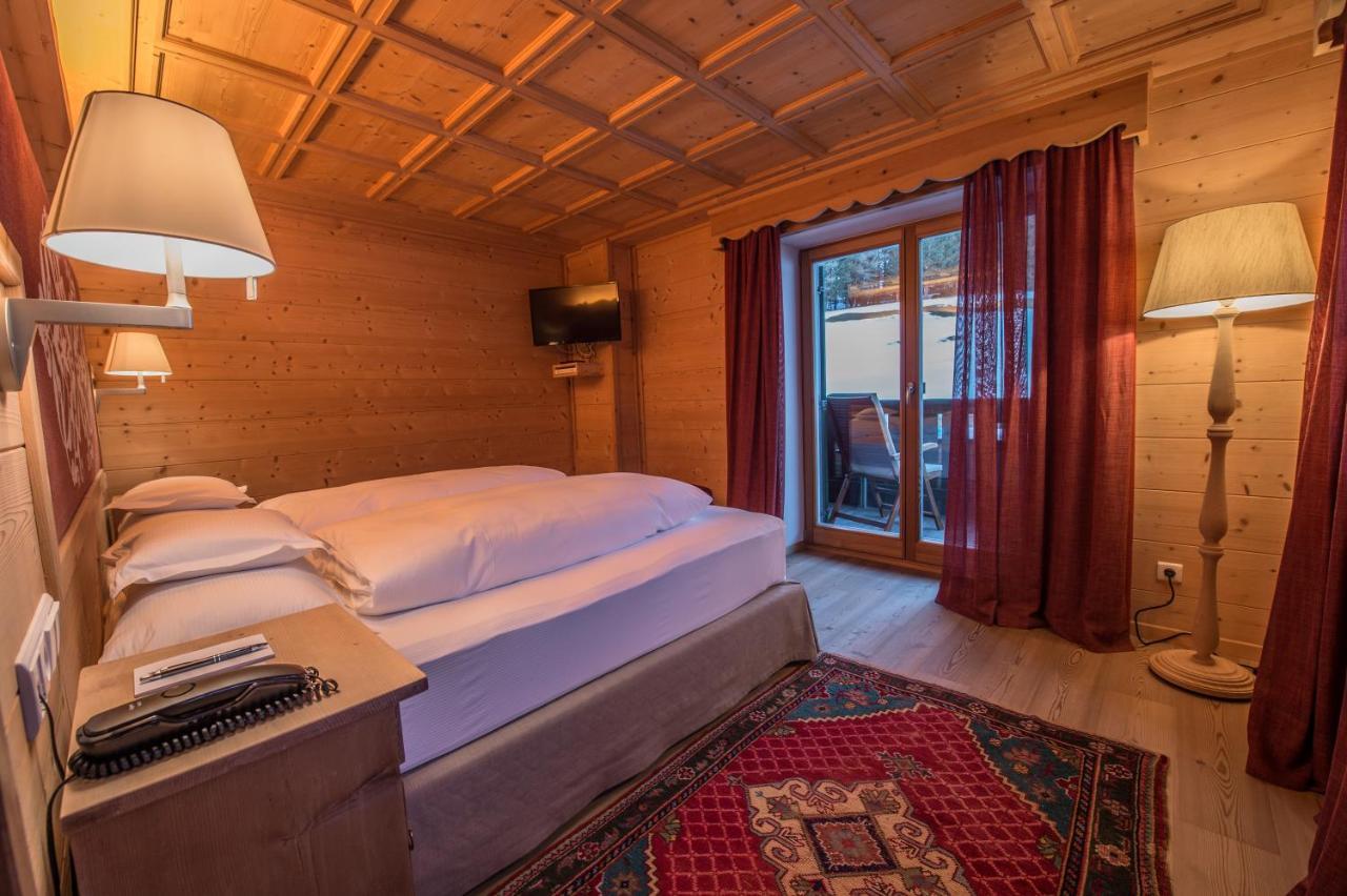 Hotel Ciasa Salares San Cassiano  Buitenkant foto
